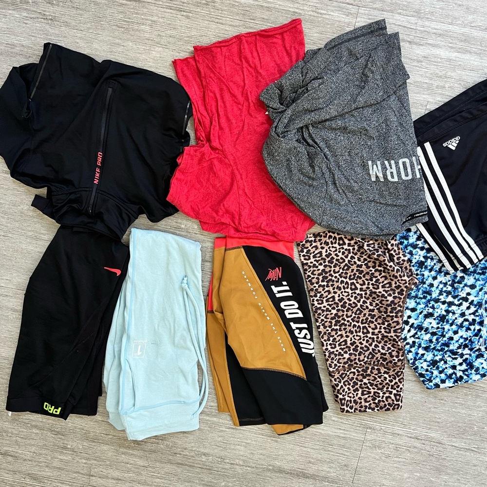 Women’s Athletic gym clothing bundle